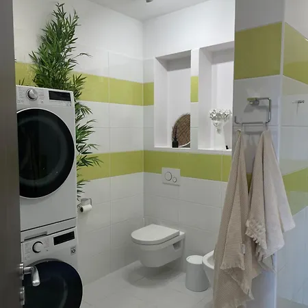 Panorama View Design Apts In Old Town - Free Parking Pressburg