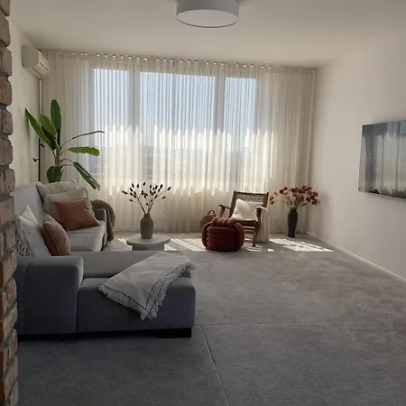 Panorama View Design Apts In Old Town - Free Parking *