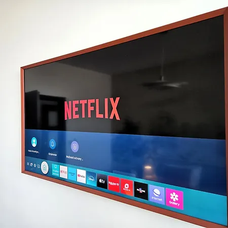 Panorama View Design Apts In Old Town - Free Parking *