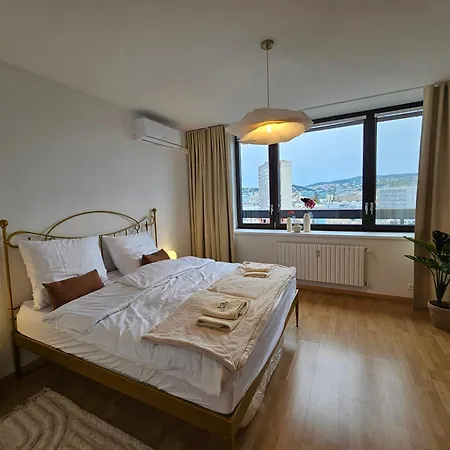 Panorama View Design Apts In Old Town - Free Parking Lägenhet